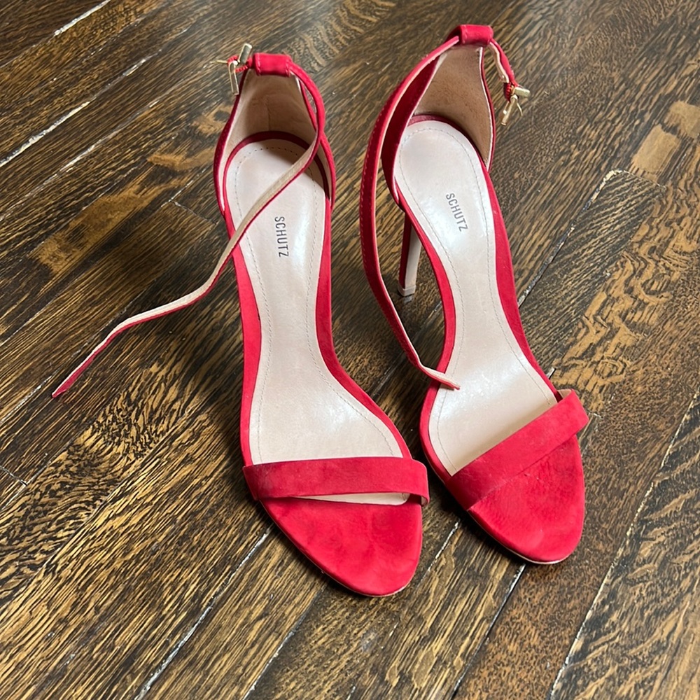 Red Schultz velvet heels in great condition